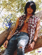 Boo Boo Stewart SIGNED 8x10 Photo Decendants Twilight PSA/DNA AUTOGRAPHED