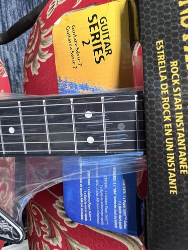 Paper Jamz Instant Rock Star Guitar Series 2 WowWee Style 5 Guitar. New - Picture 6 of 6