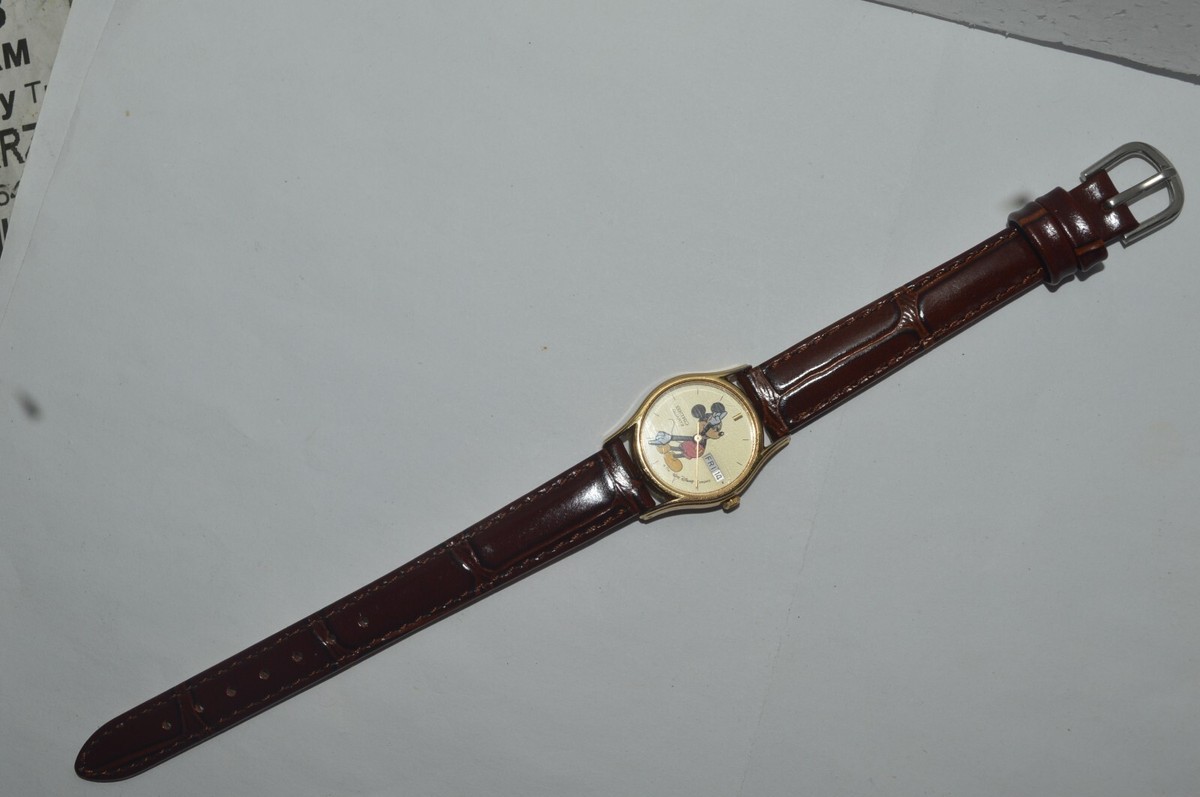 SEIKO Mickey Mouse Watch 3Y03-0049 Quartz 21.5mm Japan Circa 1986
