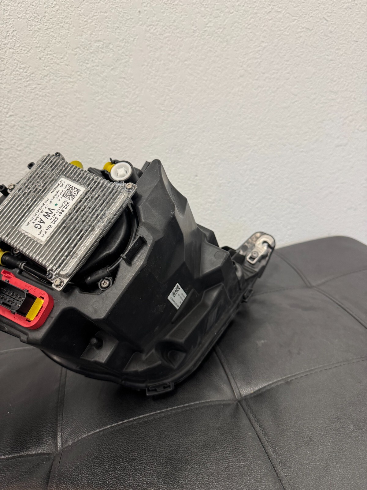 2022-2023 Bentley Bentayga Left Side Headlight (Driver Side)