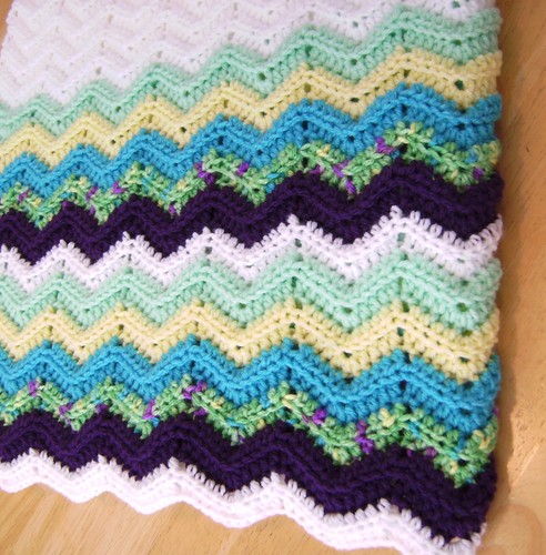 CROCHET WHITE TURQUOISE BABY BLANKET RIC RAC ZIG ZAG HANDMADE CROCHET AFGHAN - Picture 2 of 12