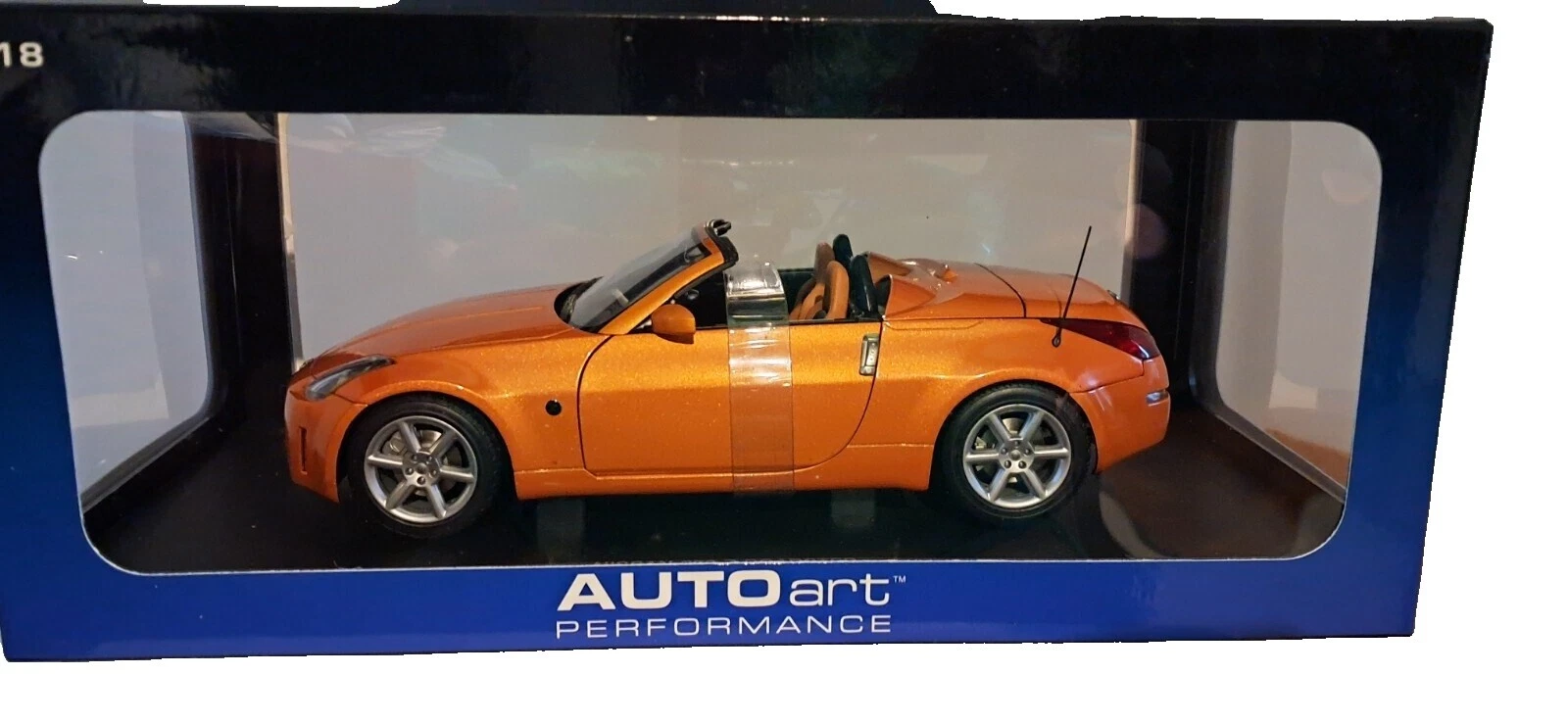 Ertl Nissan 1:18 escala Diecast coches, camiones y camionetas