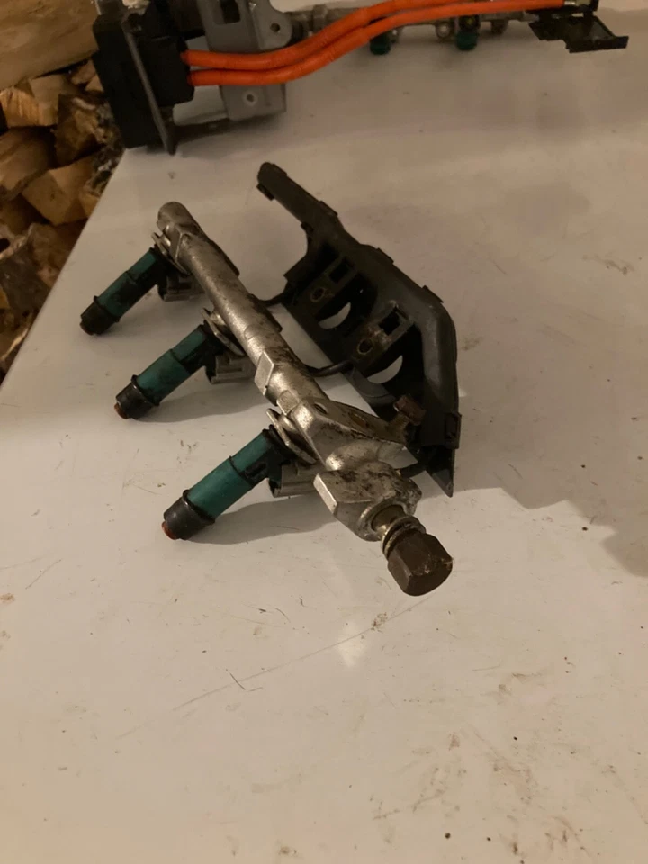 Riel de combustible Honda Insight Hybrid MT 2000-2006 con inyectores Foto 2 de 3