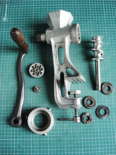 PASTA FRESCA GRANDE TORCHIO TORCHIETTO MANUALE IN ALLUMINIO ELEGANTE DESIGN - Foto 1 di 12