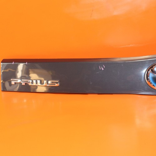 TOYOTA PRIUS GATE TRIM GARNISH 2010 2011 2012 2013 2014 2015 76801-47070 OEM - Picture 2 of 12