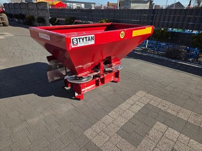 Düngerstreuer 1200l Strumyk Tytan