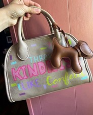 Borsa a tracolla beige multicolore stampa grafica manico superiore foderata zip oro ciondolo cane
