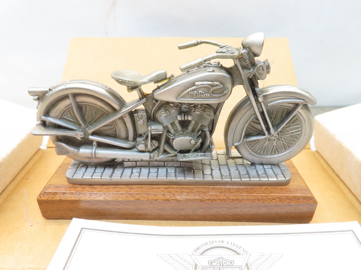 Harley Davidson 99308-93VT Traveling Museum 1933 VL Pewter Replica