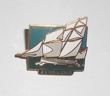 Pin's bateau voilier vieux