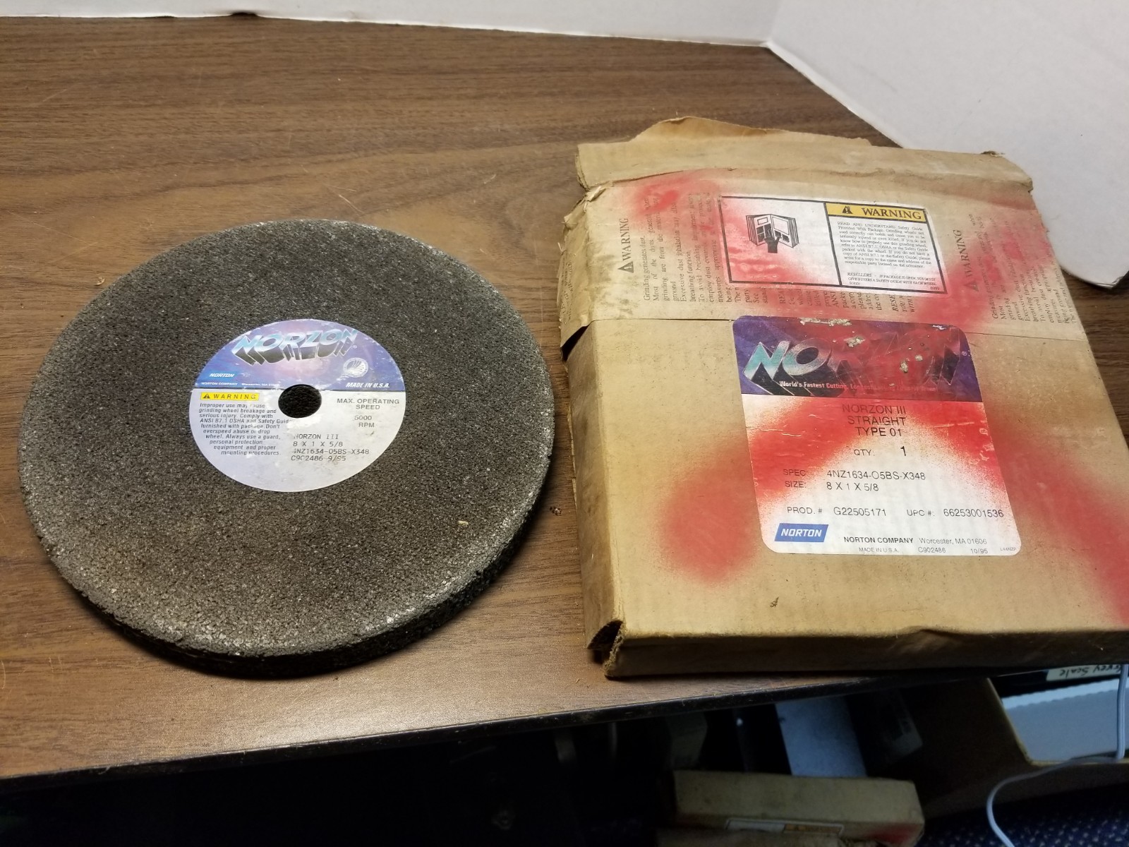 NOS Norton /NorZon III Bench Grinding Wheels. 8x1x5/8 4NZ1634O5BSX348