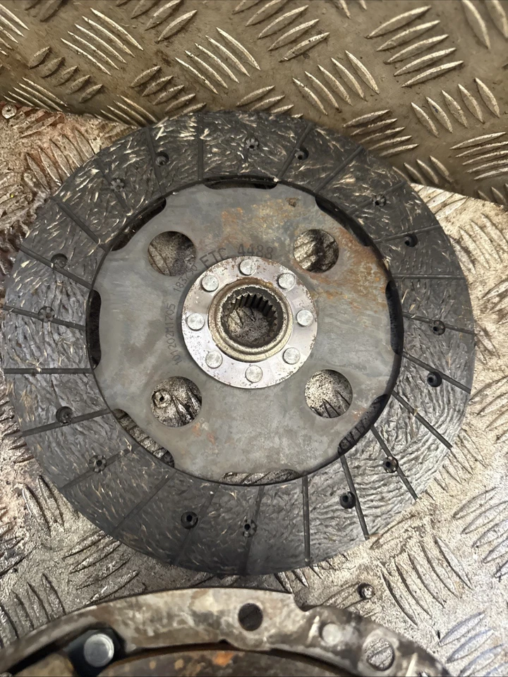 RANGE ROVER P38 2.5 Manual Clutch Set Valeo Not Many Miles - Image 4 of 4