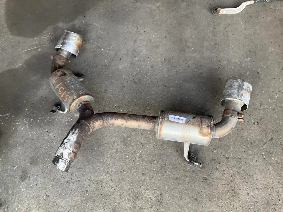 Silenciador silenciador escape doble punta 13-16 Toyota Scion FR-S 2.0 AT T Foto 2 de 4