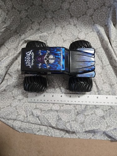 Son Uva Digger, Monster Jam Truck, Hot Wheels Toy Truck Big Tires - Picture 8 of 9