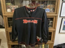 VTG 90’s Chicago Bulls Mighty-Mac Jump Ball Button Embroidered Pullover SZ L/XL