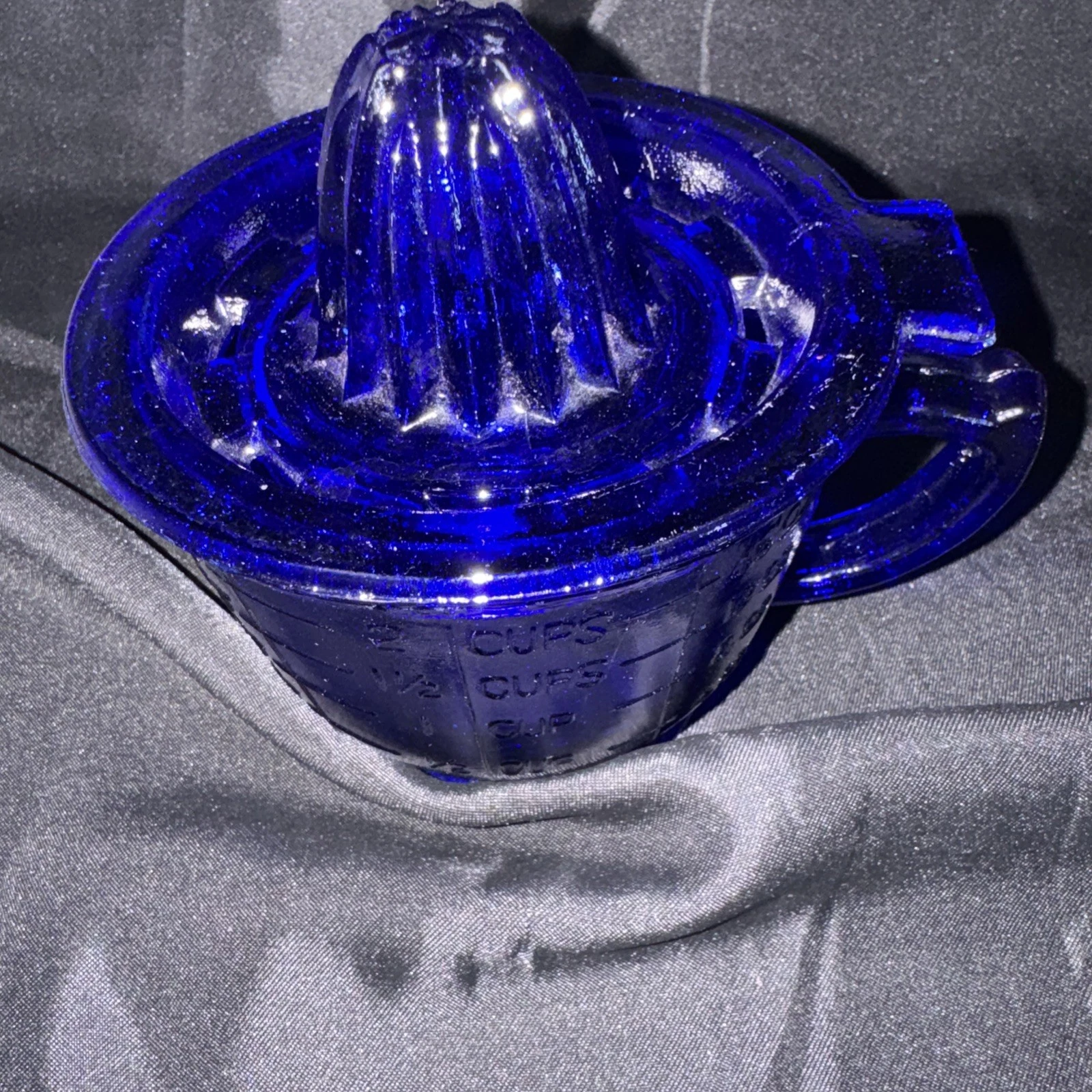 Cobalt Blue 2 Cup Measuring Cup Juicer RARE