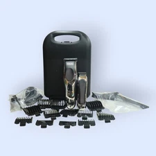 Wahl Deluxe Corded Chrome Pro, Complete Hair and Trimming Kit (3026590)