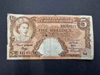 Rare East Africa 5 Shillings "Elizabeth II" Vintage Banknote (1) LOT: 0103 016
