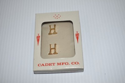 *LR* TWO BUGLES PAIR OF   VINTAGE UNIFORM COLLAR PINS OR INSIGNIA CADET(UXR63)