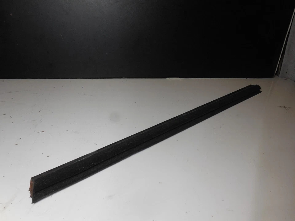 Rascador de fieltro interior ventana puerta trasera derecha 84-93 mercedes-benz w201 190d 190e Foto 4 de 4