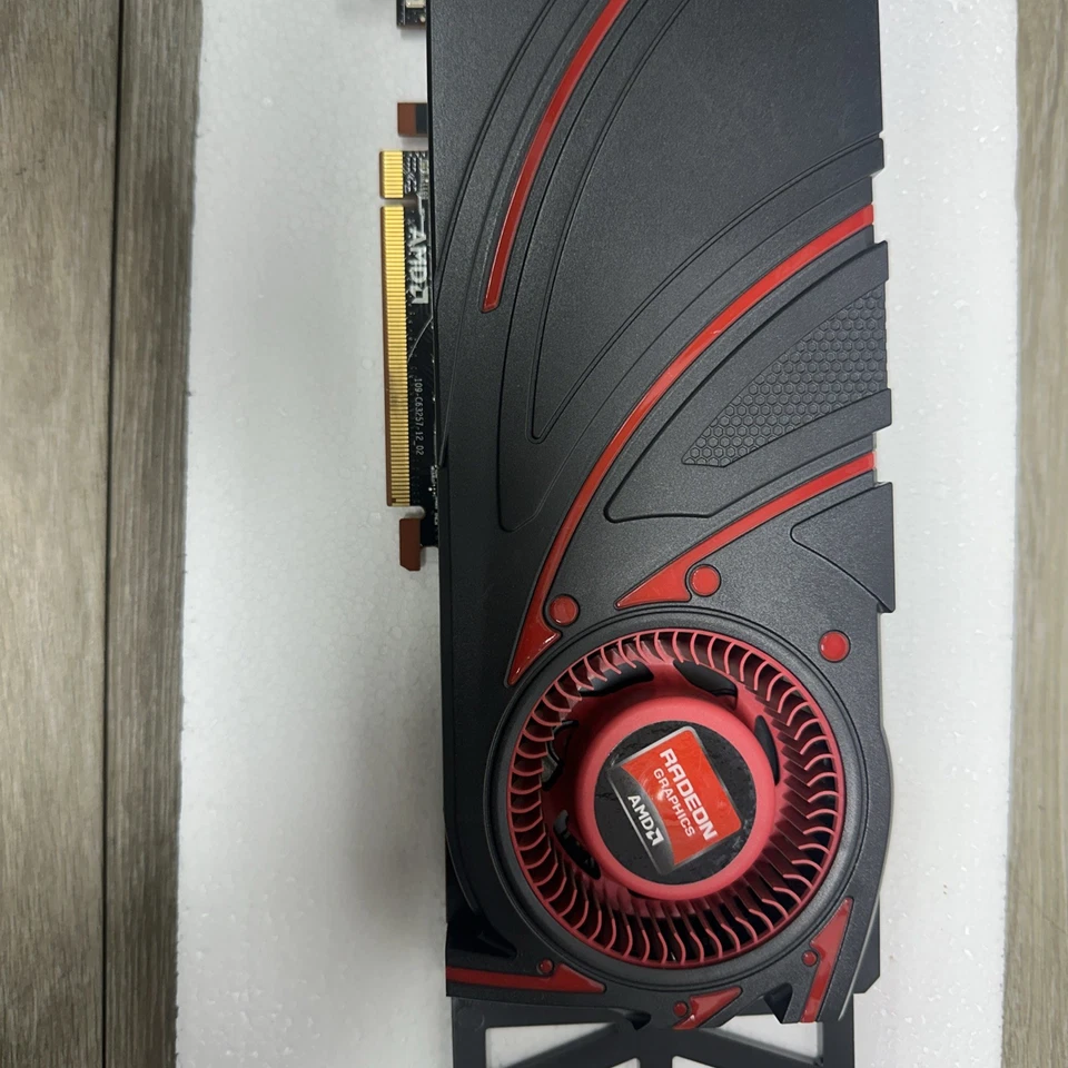 VisionTek Radeon 7750 6M 2GB Graphics Video Card VT 7750X6 PCIE 2G/MD6 GDDR5 - Image 2 of 4