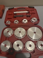 Lisle 12800 Pneumatic Master Bearing Race And Seal Driver Set. Used.