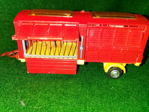 Vintage Corgi Major Toys 1123 Circus Animal Cage with 2 lions and polar bears - Picture 3 of 5