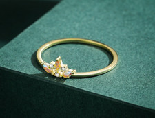 Delicate 925 Sterling Silver Fire Moonstone Princess Crown Zircon Ring