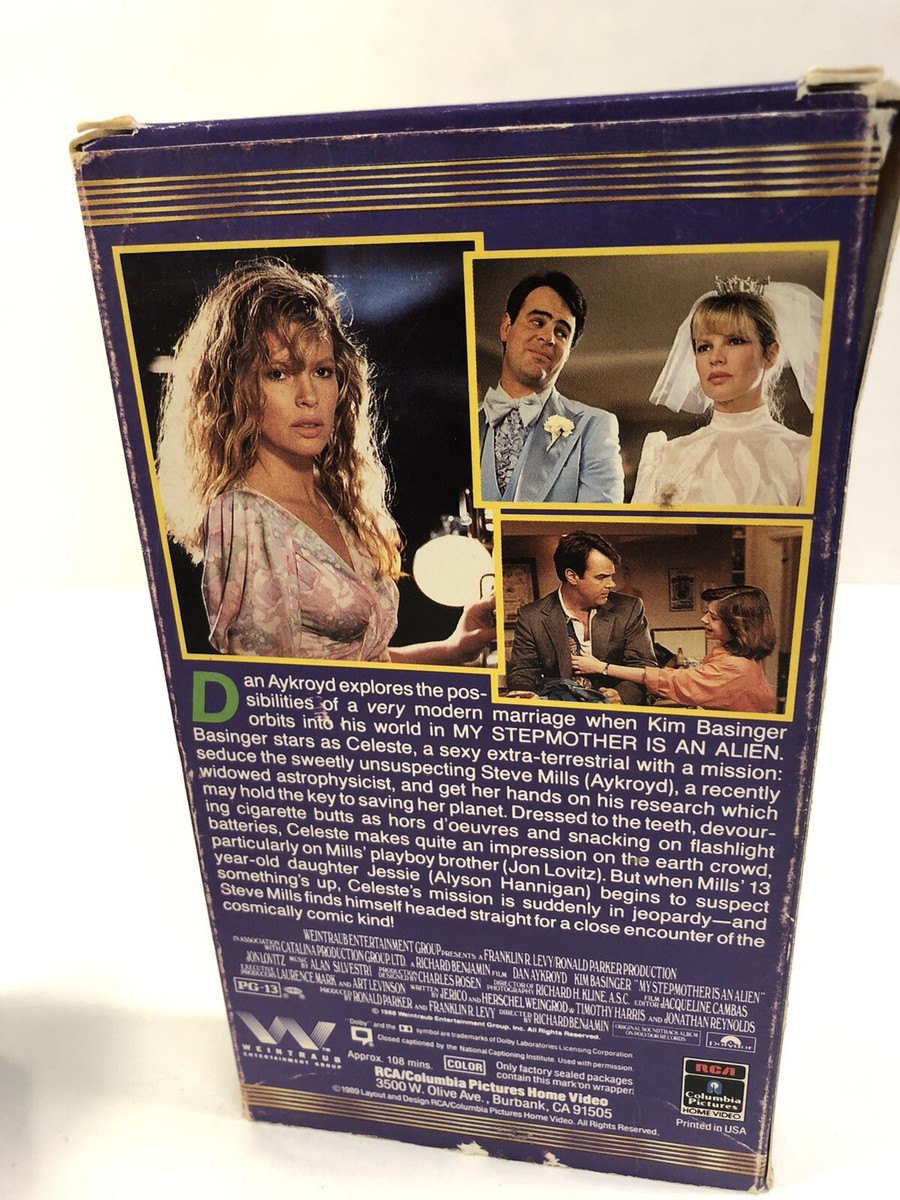 MY STEPMOTHER IS AN ALIEN (1988) - (VHS, 1989 BOX) - DAN