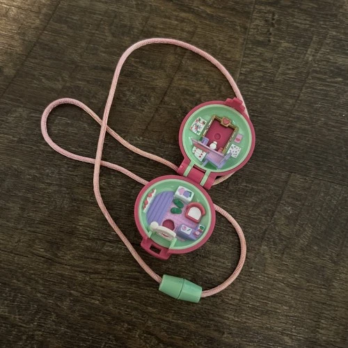 VINTAGE 1991 Bluebird Polly Pocket Pink Locket Necklace