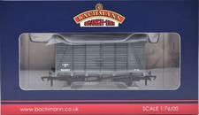 Bachmann 38-080C 12 Ton Southern 2+2 Planked Vent Van 523317 in LMS Grey Livery