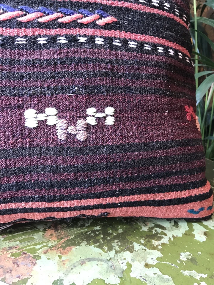 Vintage Kilim Covered Feather Filled Cushion Turkish/Moroccan/Afghan (No.17) - Image 4 of 4