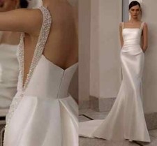 Elegant Pearls Satin Mermaid Wedding Dresses Square Neck Sleeveless Bridal Gowns