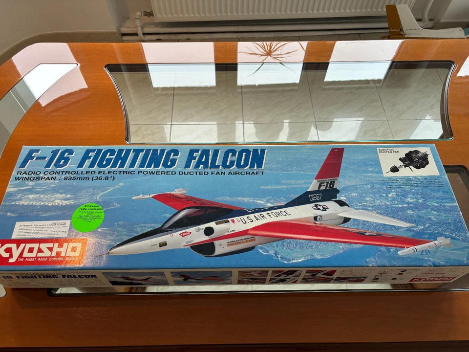 KYOSHO T- 33 - Bild 2 von 4