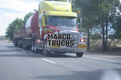 LKW Foto Freightliner Argosy Tankwagen Auflieger Australien gelb LINFOX #g6afp