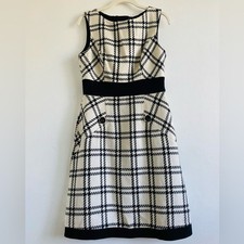 Nine West Plaid A line dress Size 6 cream and black Wool like fabric