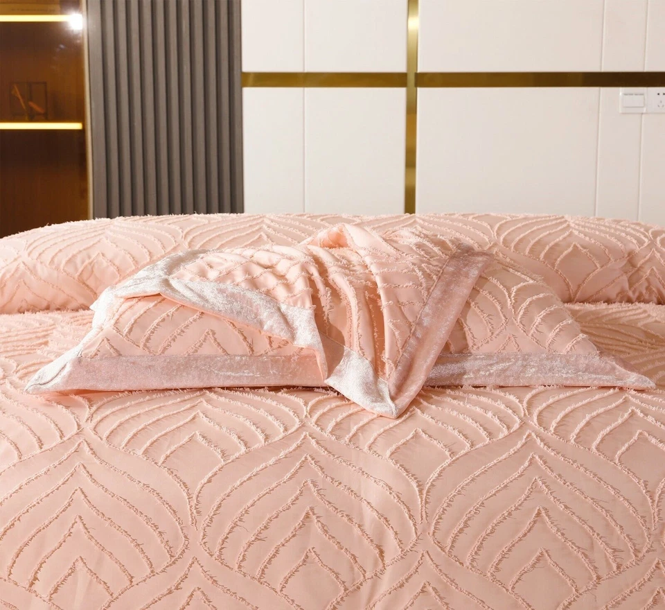 3Piece Velvet Quilted Bedspread Throw Luxury Bedding Set Double Super King Sizes - Image 3 of 4