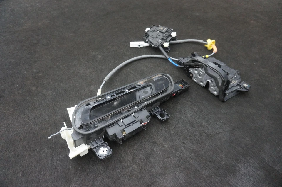 Manija de pestillo de puerta delantera izquierda cierre suave 51215A67B37 BMW 760I xDrive 23-24 *Nota Foto 3 de 4