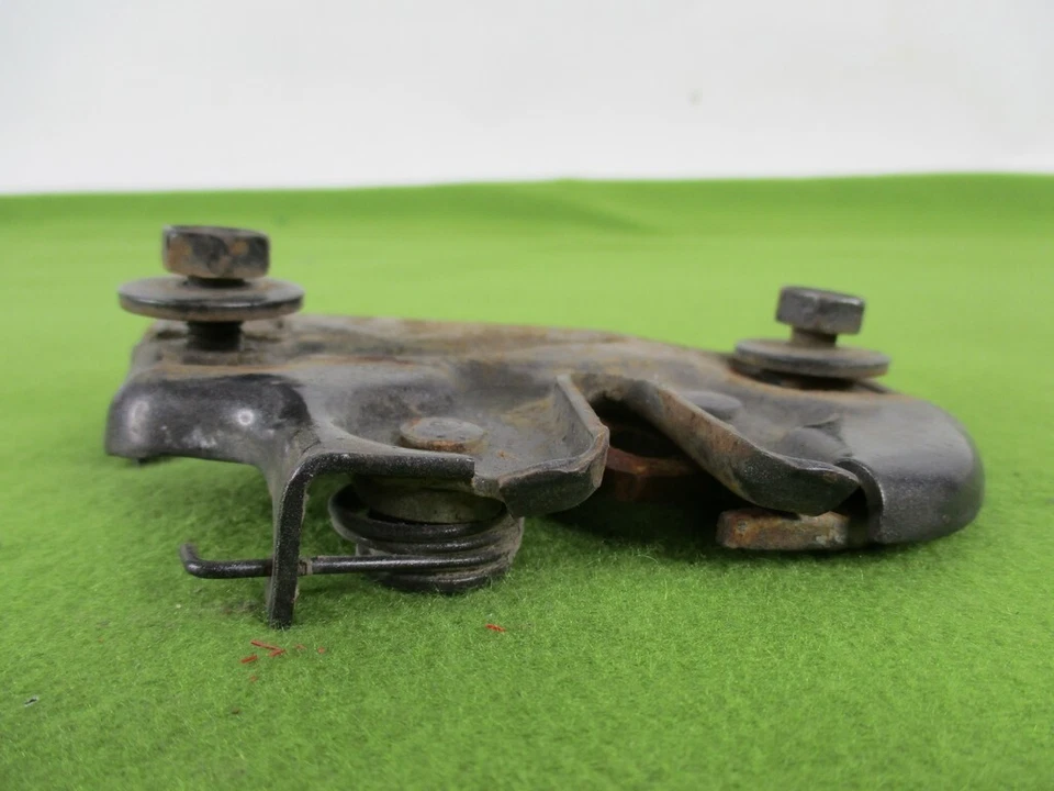 Защелка капота 1980-1992 Chevrolet Camaro хорошее рабочее состояние изготовитель оборудования - Изображение 4 из 4