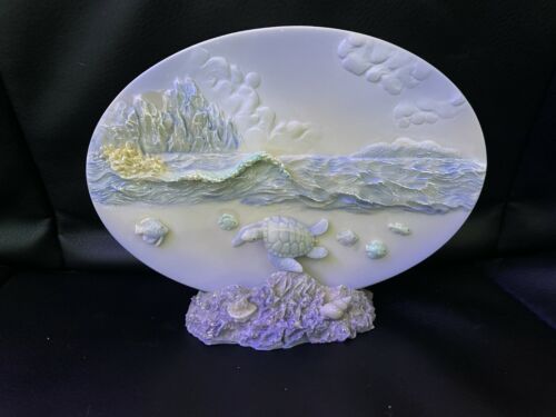 The Rich Collection Under The Sea Plaque & Stand With Turtle, Fish & Ocean Seen - Picture 1 of 2