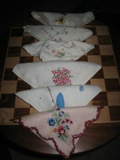 Lot of 6 Vintage Ladies Floral Embroidered Handkerchiefs - M