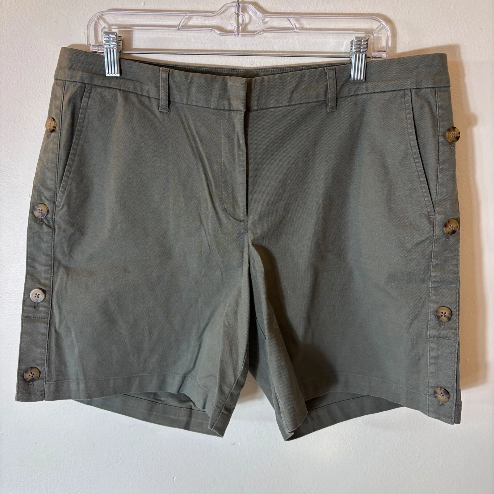 J. Jill Button Side Shorts English Moss Green Cotton Linen Stretch Size 14 NWT