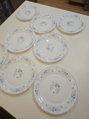 Arcopal France Romantique  Dinner Plates White Milk Glass Blue Flowers