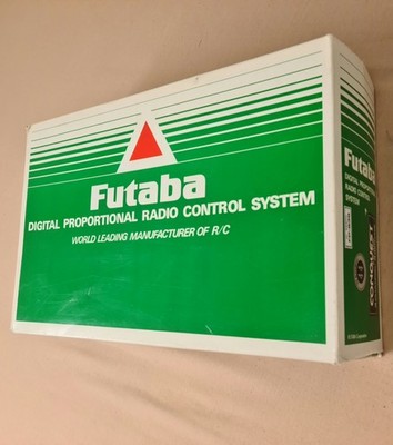 Futaba Conquest FP-T4NL Transmitter & FP-R4F Rx +3 servos originales 
