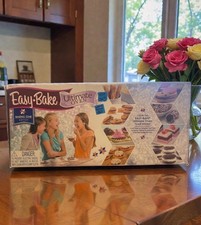 Easy-bake Ultimate Oven- Baking Star Edition, New open Box But Unused 