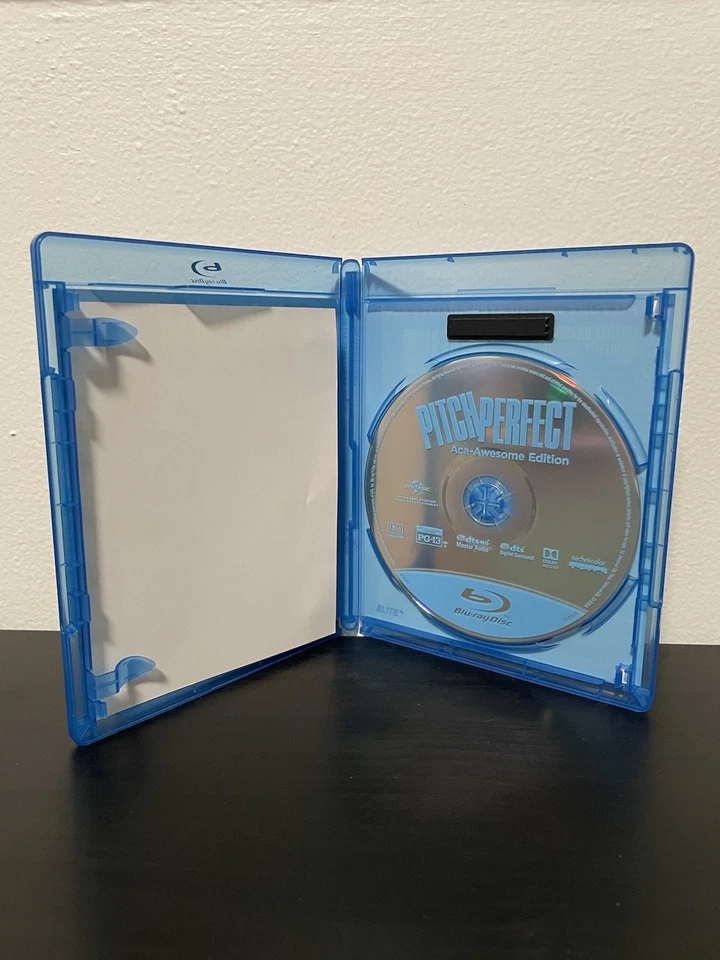 Pitch Perfect Aca-Awesome Edition Blu-Ray Slipcover Sing Along + Original Movie - Image 2 of 4