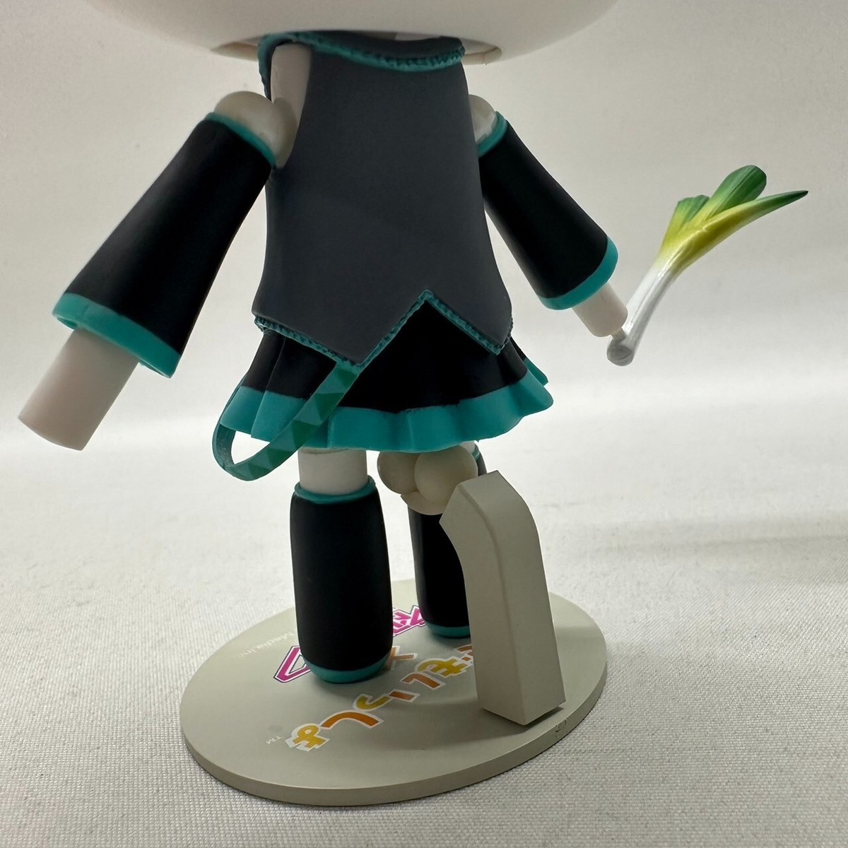 KAIYODO TAITO Revoltech Prize Doko Demo Issyo Toro Kuro Hatsune
