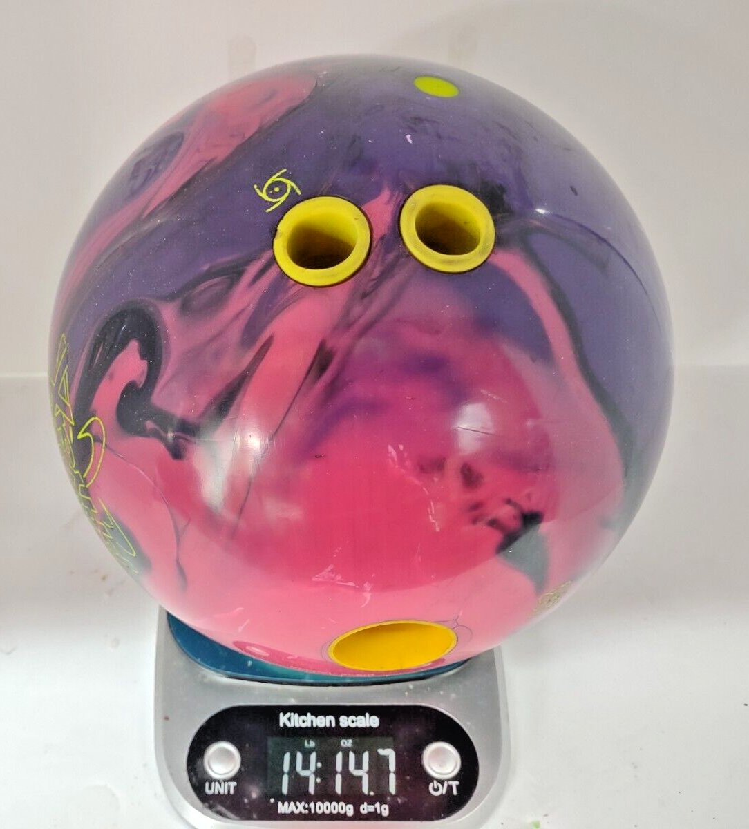 Storm Proton Physix 15lb(14lb, 15oz) bowling ball. Thumb switch grip