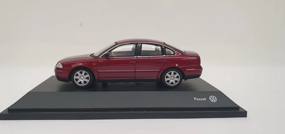 1/43 MUY RARO VW VOLKSWAGEN PASSAT B5 BERLINE V6 DISTRIBUIDOR SCHUCO SIN MINICHAMPS Foto 2 de 4