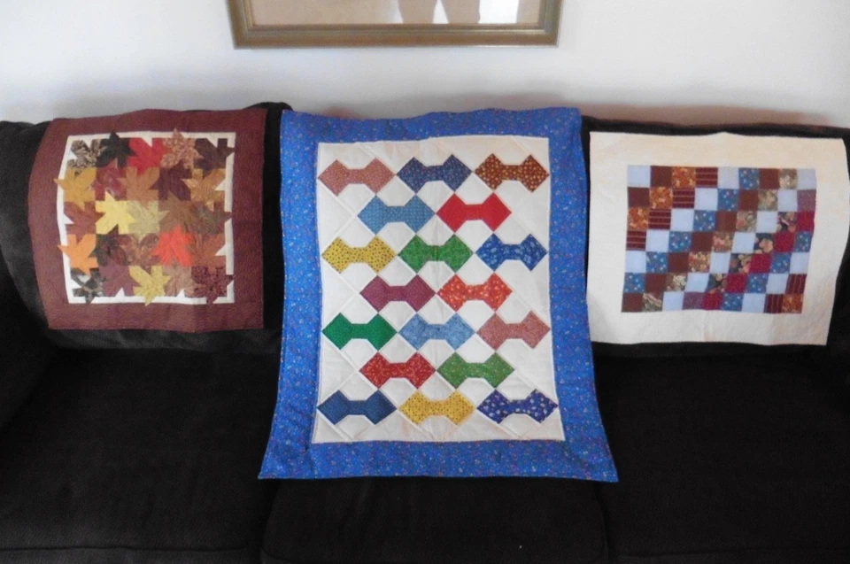 3 muebles de decoración de pared acolchados hechos a mano con pajarita a cuadros y patrón floral de hojas Foto 2 de 4