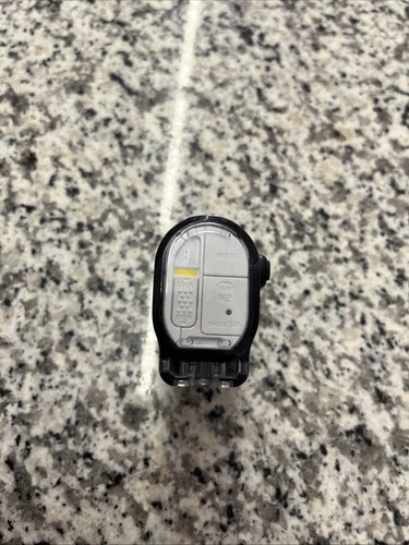 Sony HDR-AZ1 Splashproof Action Cam Mini - White + Wrist Remote Monitor - Picture 14 of 17